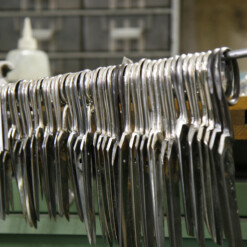 Haushaltsschere schleifen