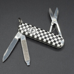 Victorinox - The Sharp Knife Club - Classic SD Black & White 3D