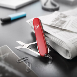 Alternative view of Victorinox - Compact, rot