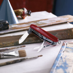 Alternative view of Victorinox - Explorer, rot